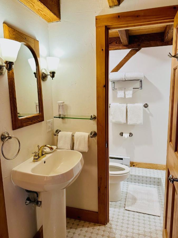 Seven Sea Street Inn Нантакет Екстер'єр фото